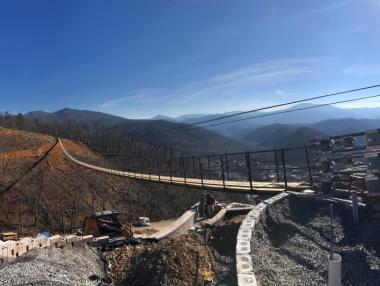 Откриват до дни най-дългия окачен пешеходен мост в САЩ