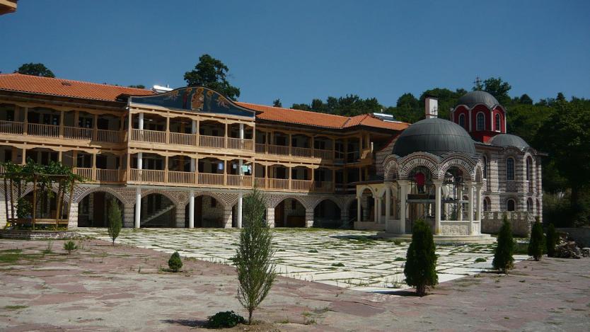 Продава се Гигинският манастир: Заради дълг от над 330 000 лв. към КТБ