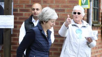 Британските гласоподаватели наказаха и двете основни партии