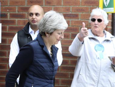 Британските гласоподаватели наказаха и двете основни партии