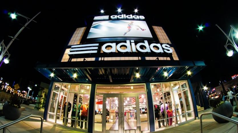 Акциите на Adidas чупят рекорди