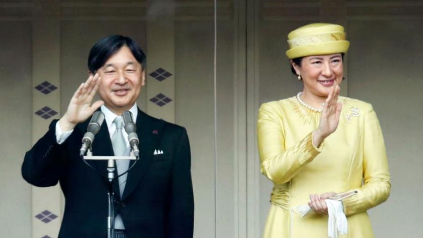 Император Нарухито за първи път приветства публично японците