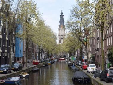 Амстердам забранява колите на бензин и дизел от 2030 г.