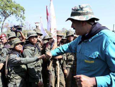 Мадуро: Военните трябва да са готови да защитят Венецуела от САЩ с оръжие