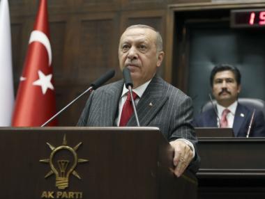 Турската лира се срина до 8-месечно дъно