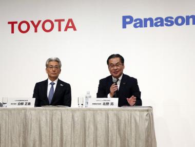 Toyota иска да прави „умни“ домове с Panasonic