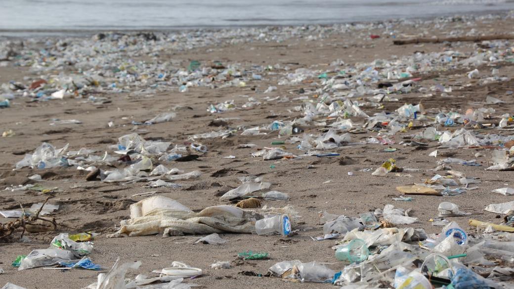 Близо 180 страни ще се борят срещу замърсяването с пластмаси