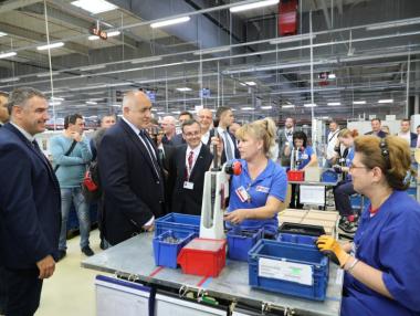 Борисов откри разширението на завода за авточасти в Русе
