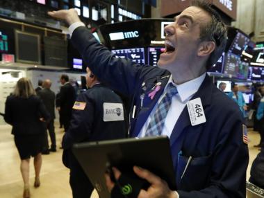 Американските индекси потънаха след контратарифите на Китай