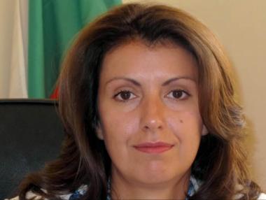 Въпреки оставката на зам.-директора на Фонд „Земеделие“ тя все още е на работа