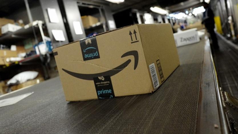 Amazon дава $10 000 и три месечни заплати на служители, за да напуснат