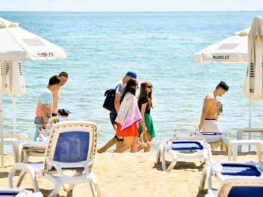 България: красиви жени, евтин алкохол и денонощен купон