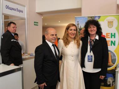 Ангелкова: Туристите намаляват, но приходите растат