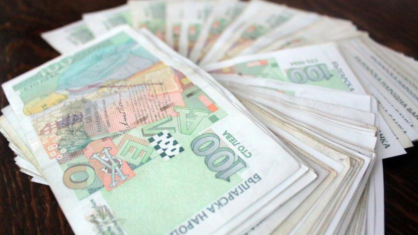 Българите теглят все повече кредити за малки суми