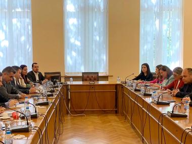 Високите такси за радиочестотен спектър спъват изграждането на нови мобилни мрежи