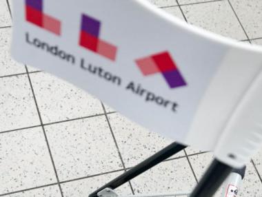 Летищният персонал на Лутън обяви 12-дневна стачка