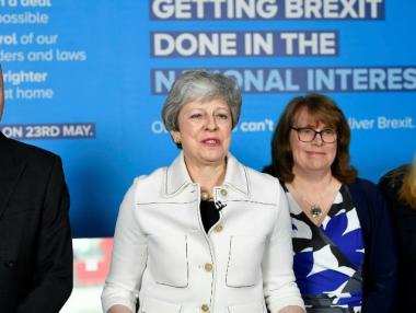 Британският кабинет одобри ново, компромисно споразумение за Brexit