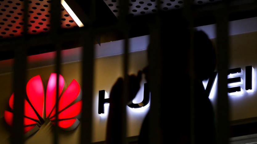 Китайските потребители се обединяват зад Huawei