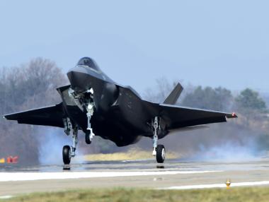 Полша ще замени постсъветските си изтребители с F-35