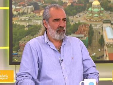 Слабаков: Слугинска психика е задължителното обличане на костюм в ЕП