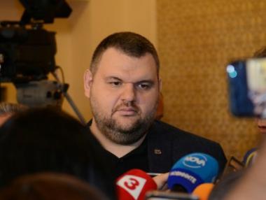 Пеевски заговори за 5% ДДС за хляба и лекарствата