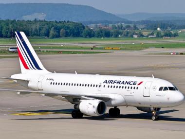 В сандвичи на полети на Air France е открита бактерия