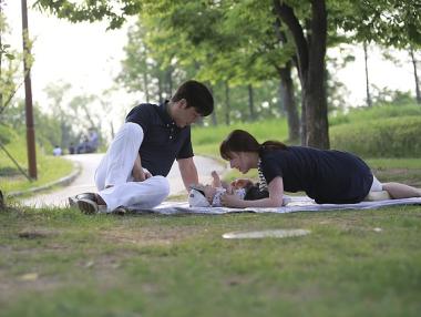 В Южна Корея новородените се считат за едногодишни, но закон ще промени това