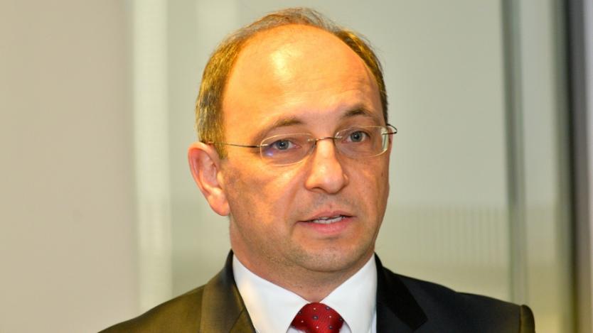 Николай Василев: Не кандидатстваме ли за еврото, няма да ни приемат