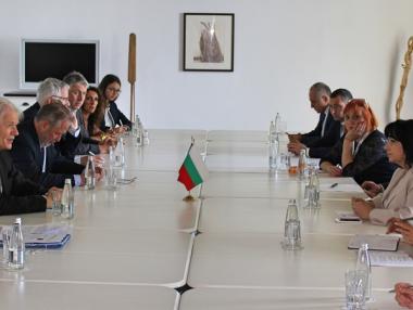 Петкова отново нарече „Фраматом“ потенциален инвеститор в „Белене“