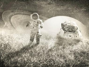 Безос: Blue Origin отива на Луната, за да „спаси Земята“