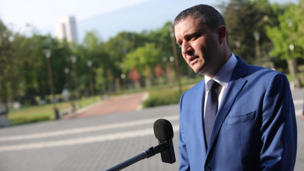 Горанов: Ще споря с Борисов за намаляването на ДДС, но той ще надделее