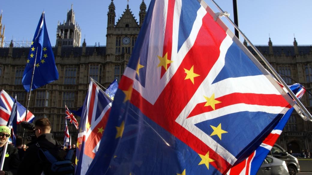 ЕК категорично отказва да предоговаря споразумението за Brexit
