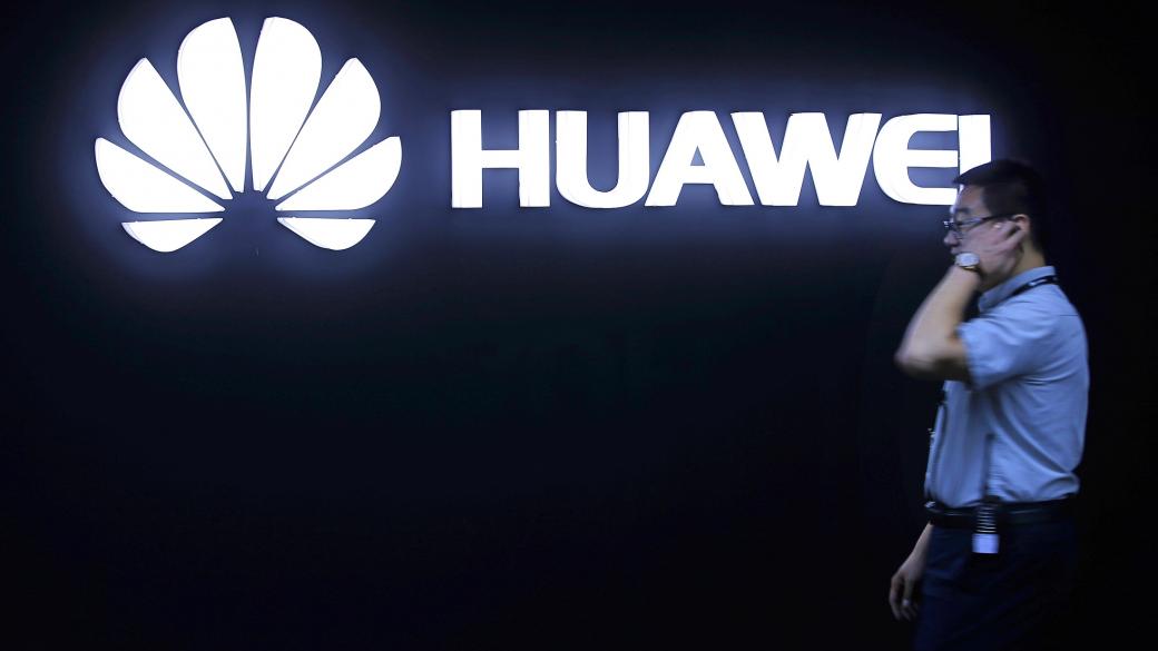 Huawei вече има 1 млн. смартфона със собствената си операционна система
