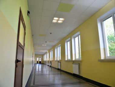 МОН отпуска 20 млн. лв. за ремонт и оборудване на 1000 училища в страната