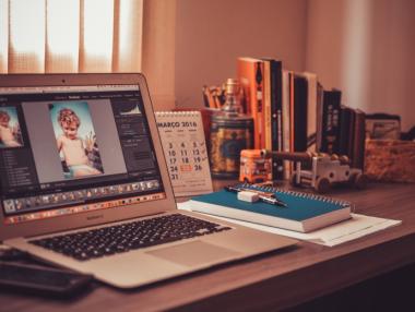 Adobe повежда борба срещу манипулираните с Photoshop лица