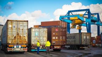 Индия вдигна митата за някои американски стоки