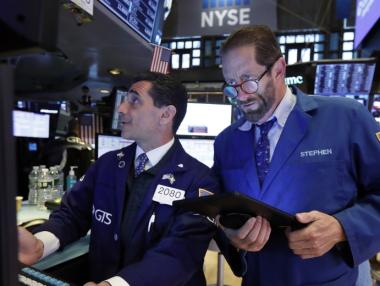 Сривът на акциите на Broadcom заради Huawei потопи целия сектор