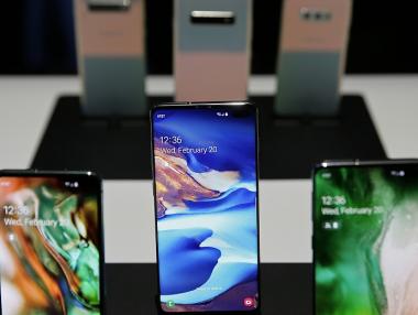 Samsung остава лидер на пазара на дисплеи, но със свит дял