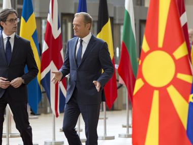 ЕС отложи старта на преговорите за членство с Македония