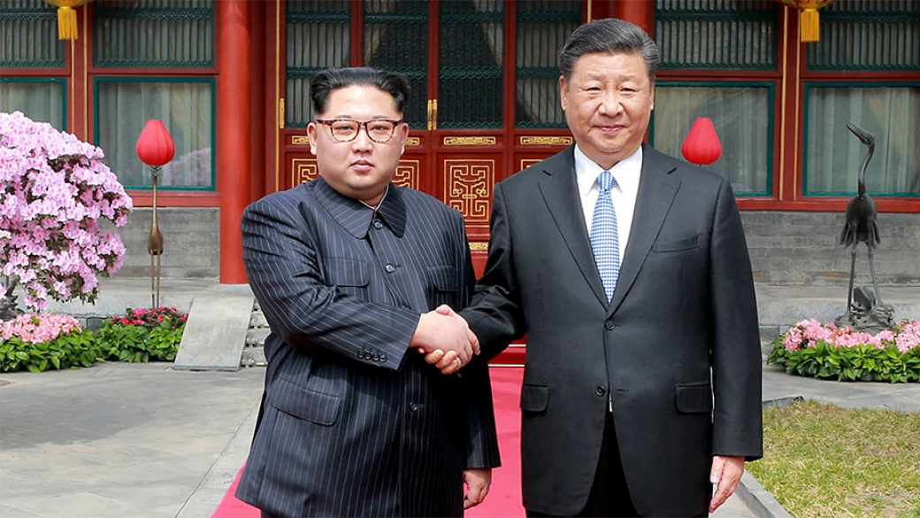 Си Дзинпин и Ким Чен-ун се срещат на фона на споровете със САЩ