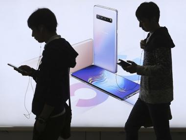 Още няколко трески за изглаждане и Galaxy Fold ще се появи на пазара