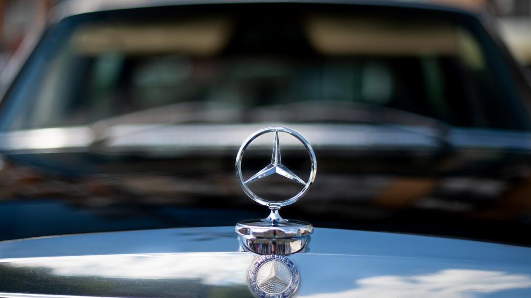 Daimler изтегля 60 000 автомобила Mercedes-Benz от Германия