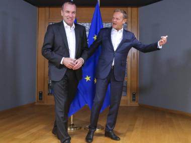 Вебер настоява председателят на Еврокомисията да се избира по стария начин