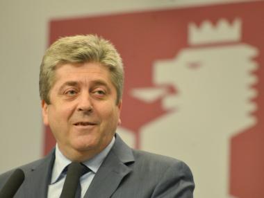 Първанов: Няма да е излишно, ако държавата остави малко на диета партиите