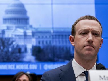 В САЩ искат Facebook да казва колко печели от потребителите си