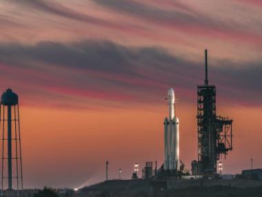 Falcon Heavy на Илон Мъск изстреля 24 сателита в орбита