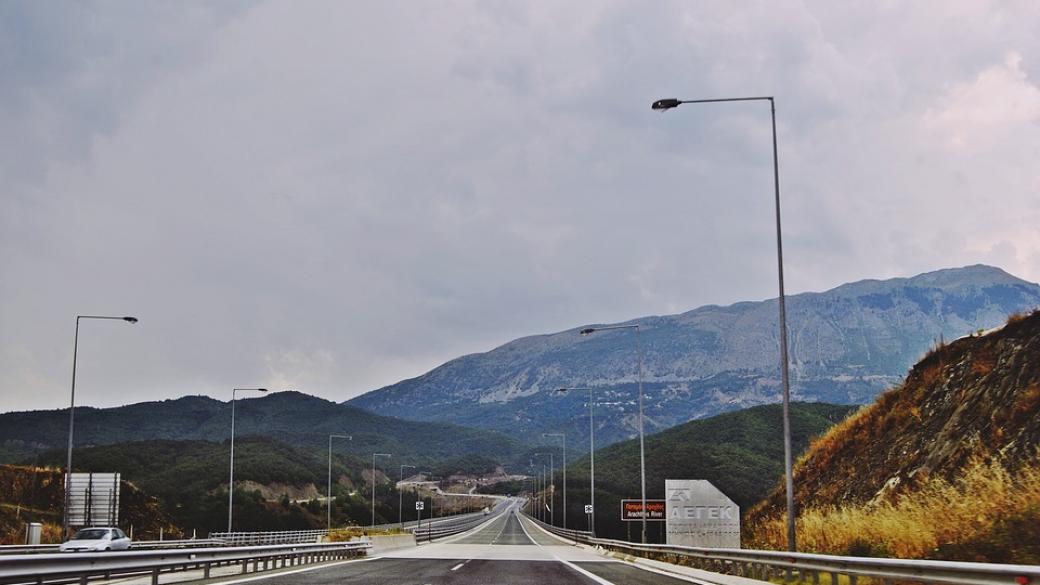 Гърция въвежда по-сурови санкции за нарушителите на пътя