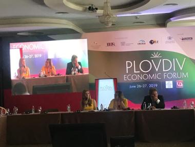 Ангелкова: България е все по-привлекателна дестинация за инвестиции в туризма