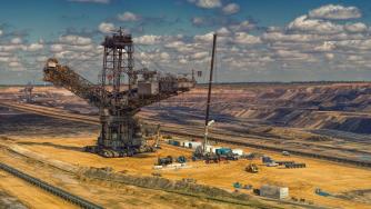 Фабричната активност в Еврозоната намалява за пети пореден месец