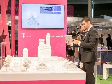 Спас Русев може да купи част от бизнеса на Telekom Romania